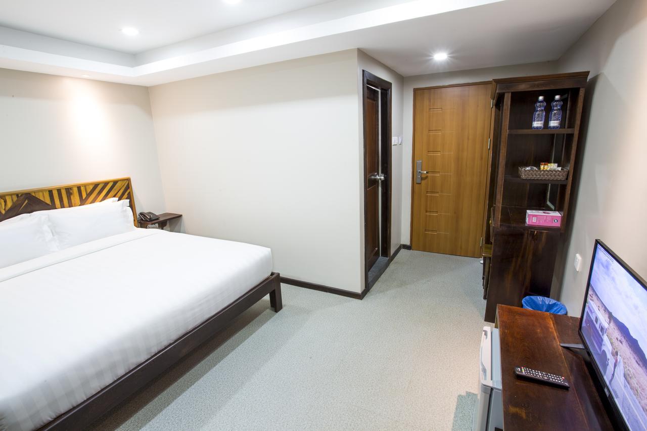 Tristar Hotel Yangon Exteriör bild