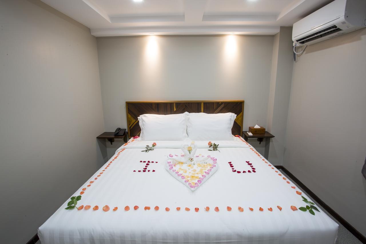 Tristar Hotel Yangon Exteriör bild